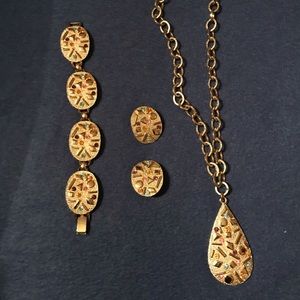 Vintage Sarah Coventry necklace, bracelet earrings